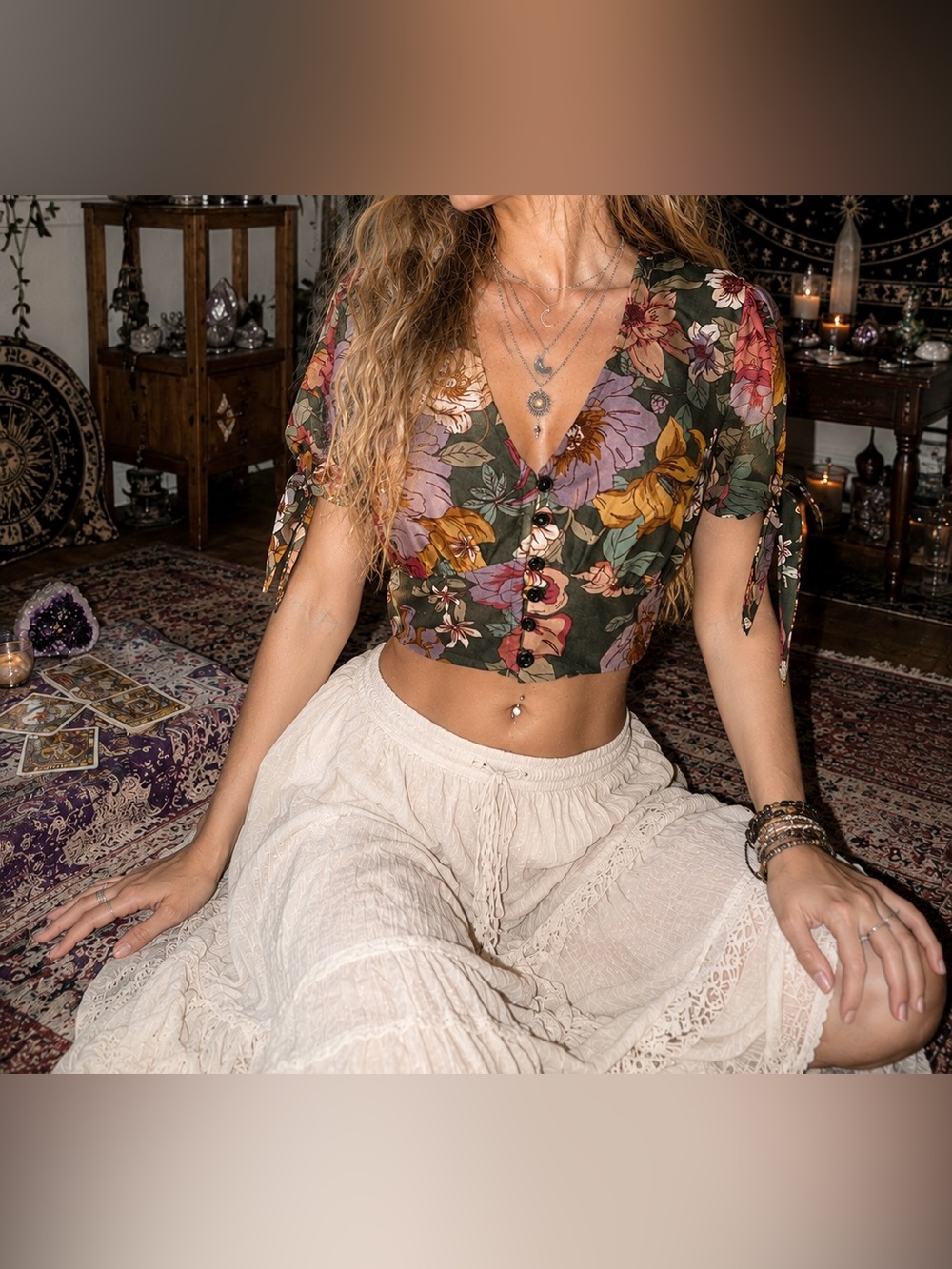 Dolls Hippie Boho Floral Tie-Sleeve V-Neck Crop Top in Olive Green- Women’s - Picture 3 of 4